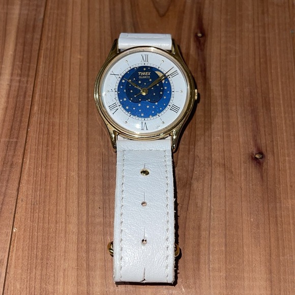 Vintage Timex True Moonphase MCell Roman Numeral Rare Watch - Picture 3 of 10